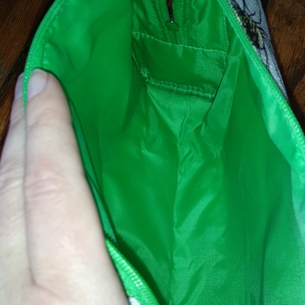 Makeup bag - Picture 2 of 2